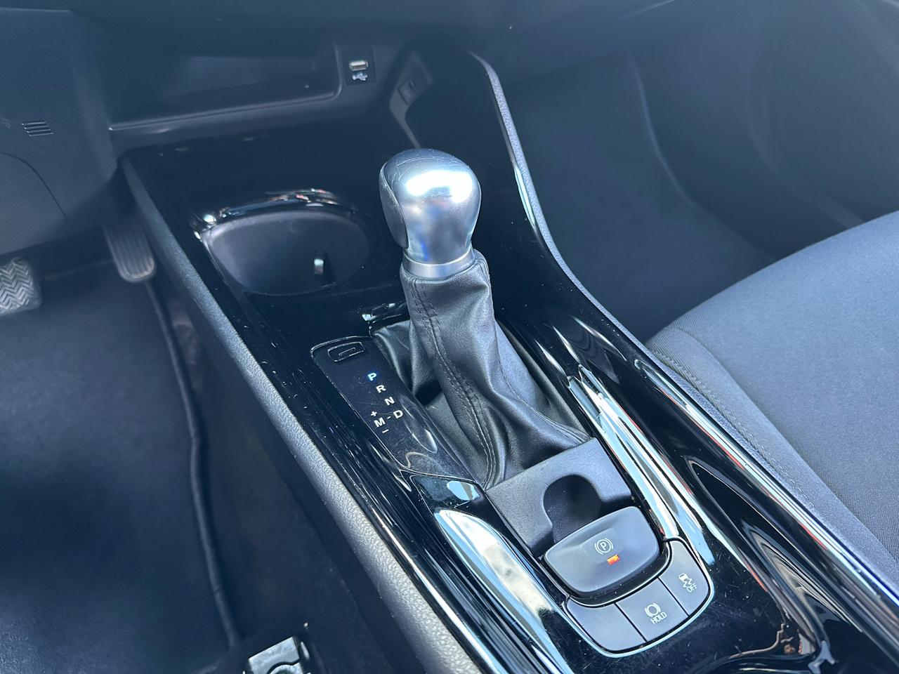 Toyota C-HR XLE FWD (Natl) 2021