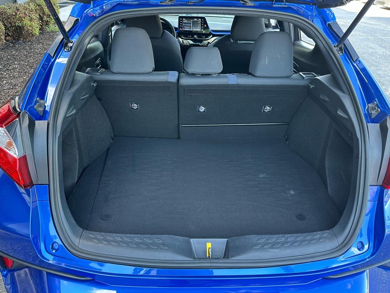 Toyota C-HR XLE FWD (Natl) 2021