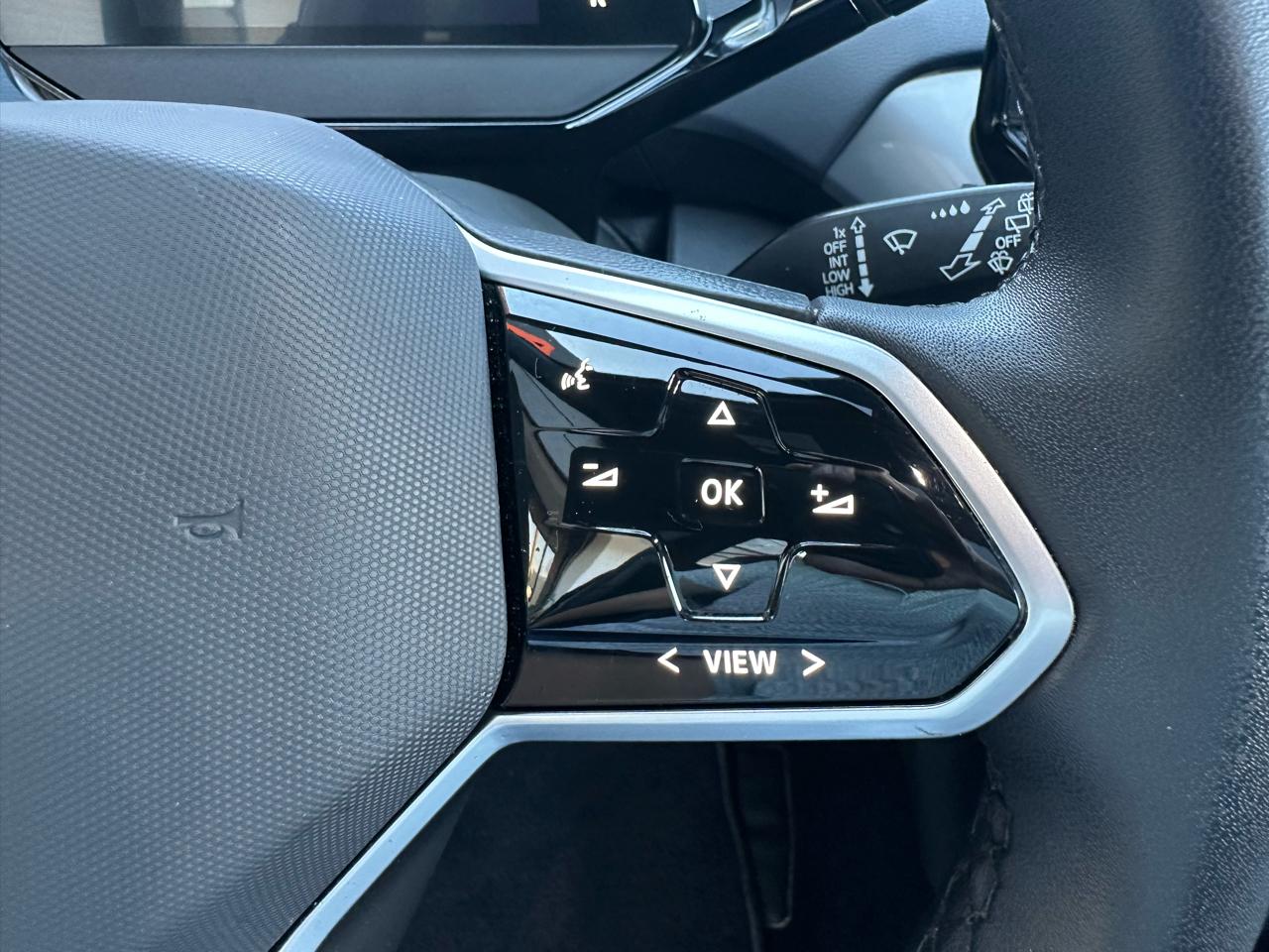 Volkswagen ID.4 Pro S AWD w/SK On Battery 2023