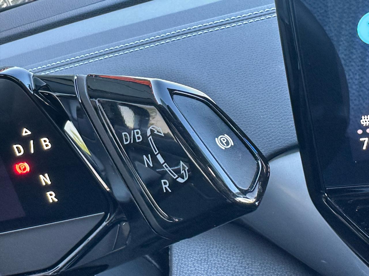 Volkswagen ID.4 Pro S AWD w/SK On Battery 2023