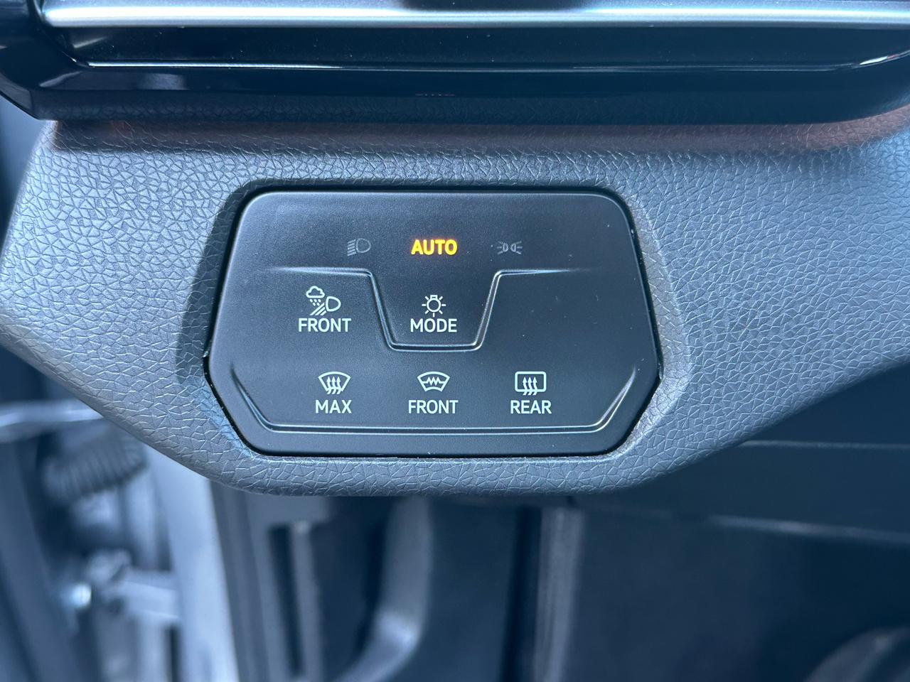 Volkswagen ID.4 Pro S AWD w/SK On Battery 2023