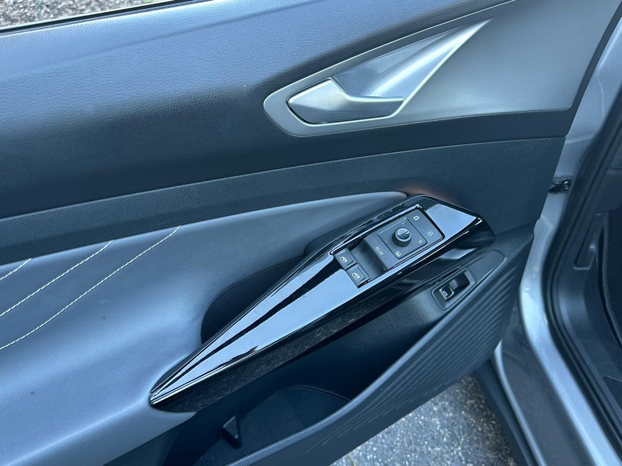 Volkswagen ID.4 Pro S AWD w/SK On Battery 2023