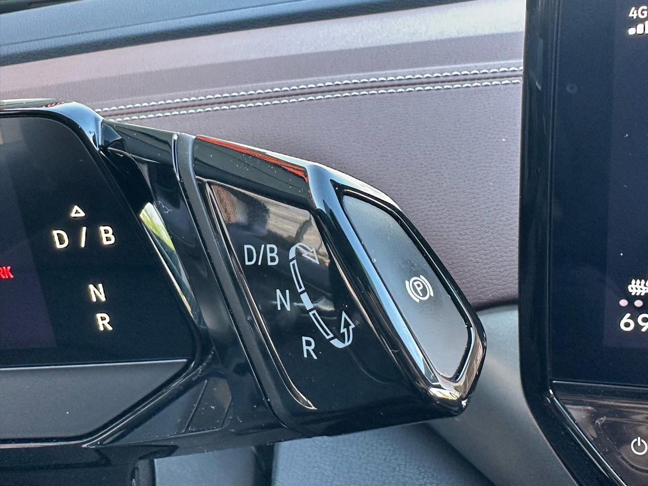 Volkswagen ID.4 Standard RWD w/SK On Battery 2023