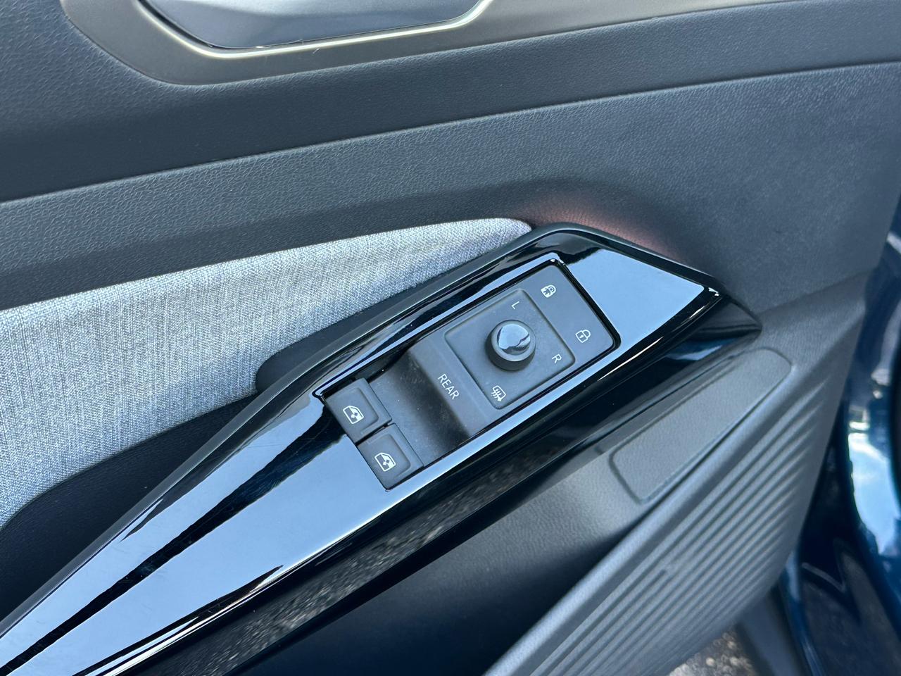 Volkswagen ID.4 Standard RWD w/SK On Battery 2023