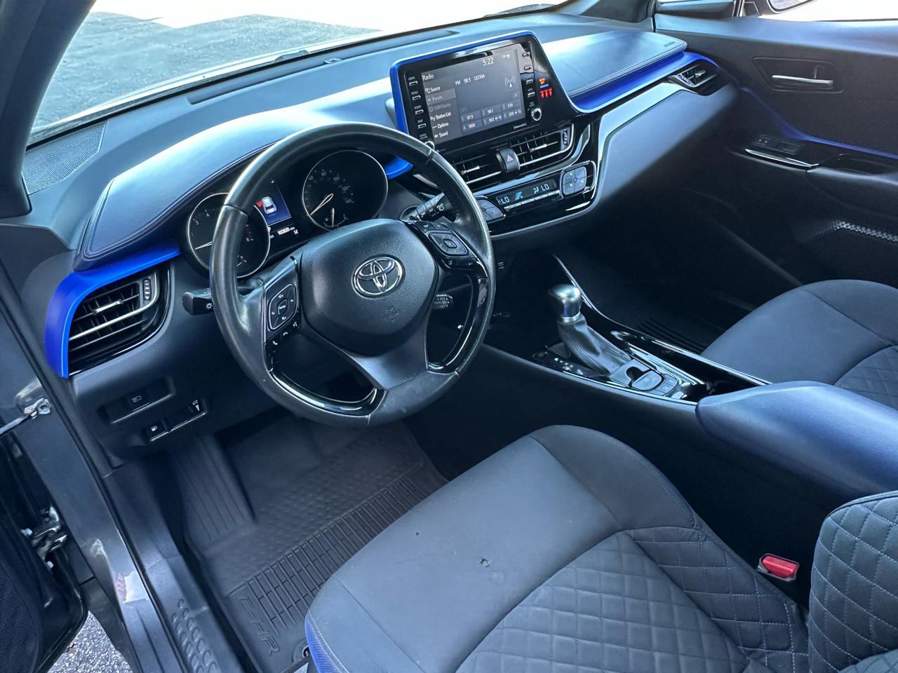 Toyota C-HR XLE FWD (Natl) 2021