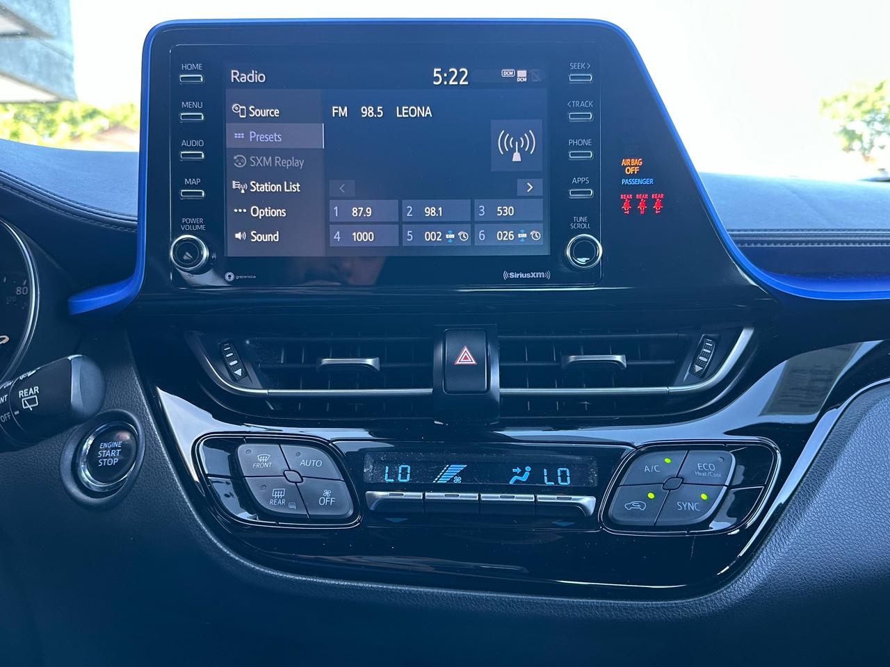 Toyota C-HR XLE FWD (Natl) 2021