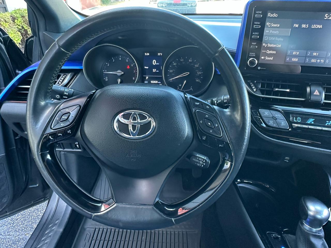 Toyota C-HR XLE FWD (Natl) 2021