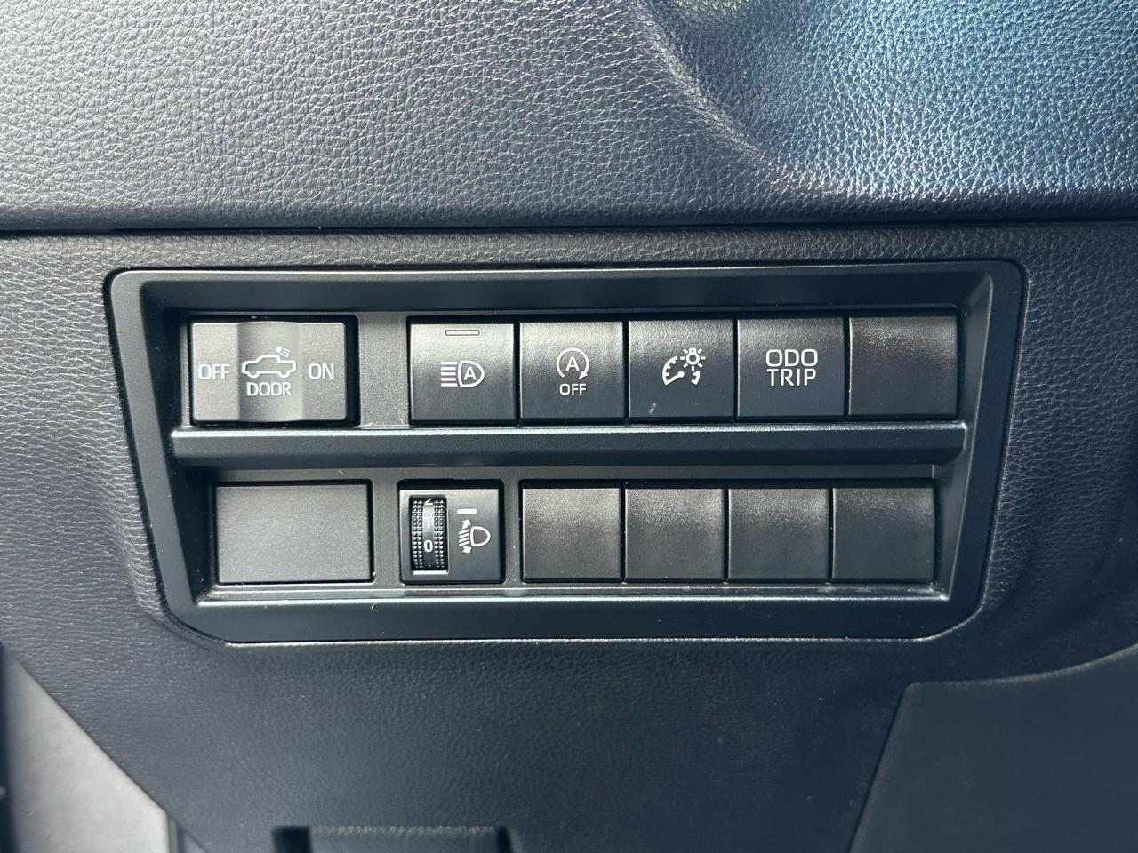 Toyota Tundra 2WD SR5 CrewMax 5.5' Bed (Natl) 2023