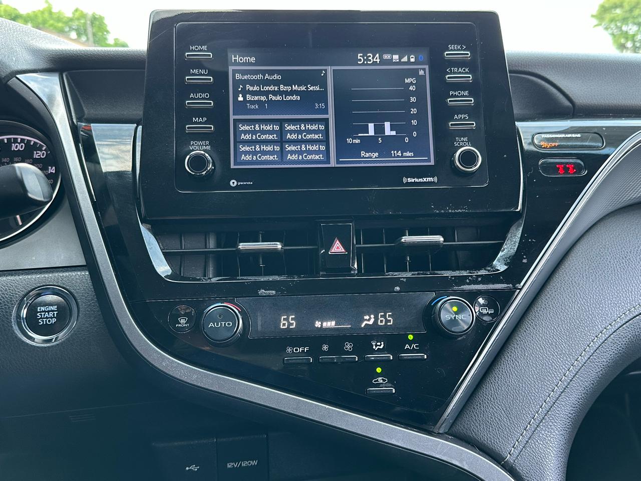 Toyota Camry SE Auto (Natl) 2023
