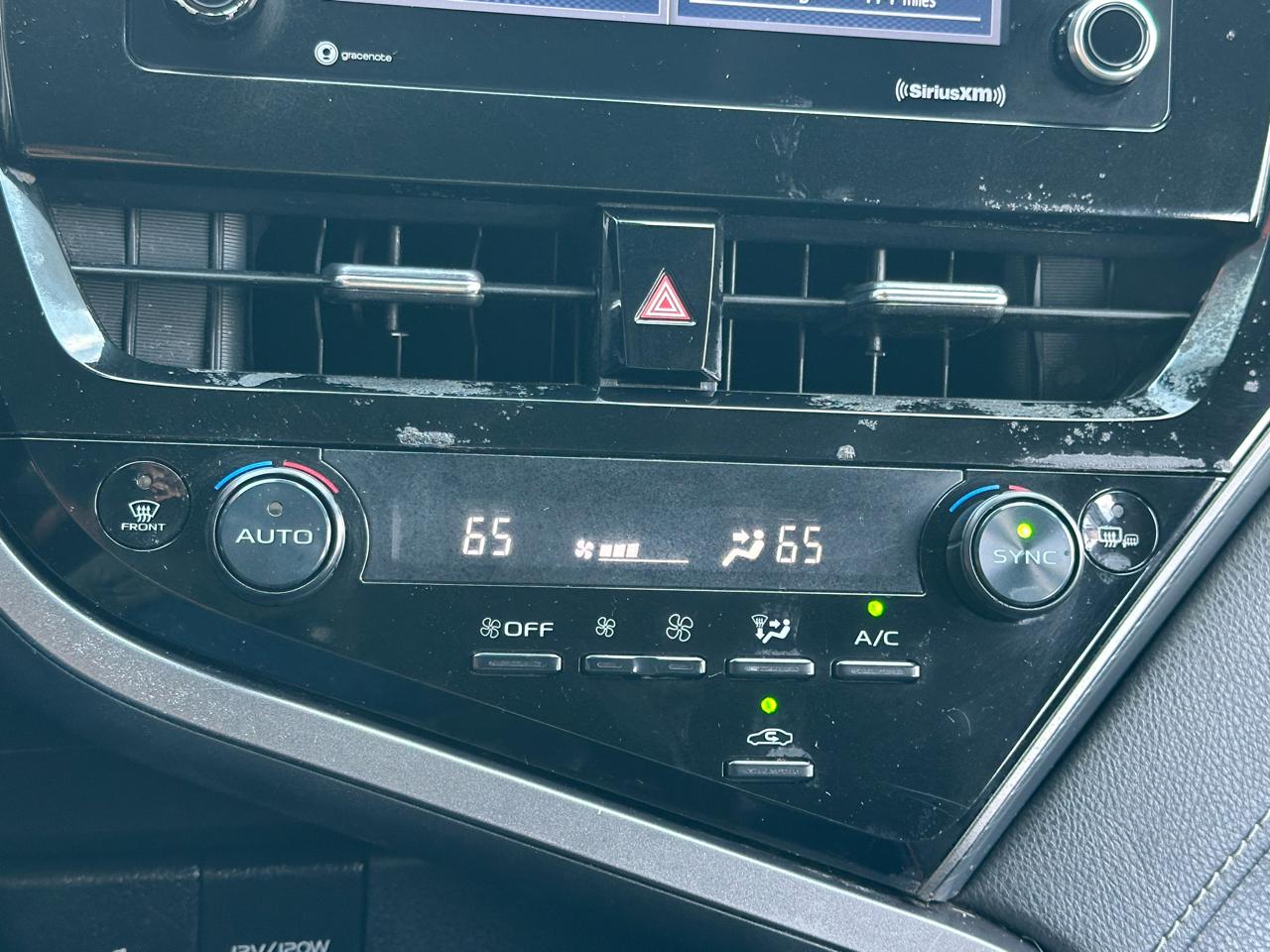 Toyota Camry SE Auto (Natl) 2023