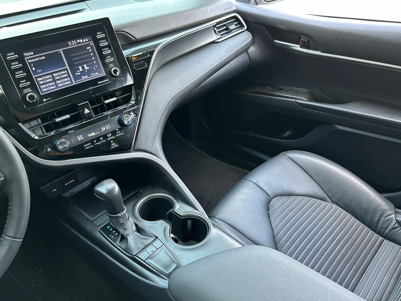 Toyota Camry SE Auto (Natl) 2023