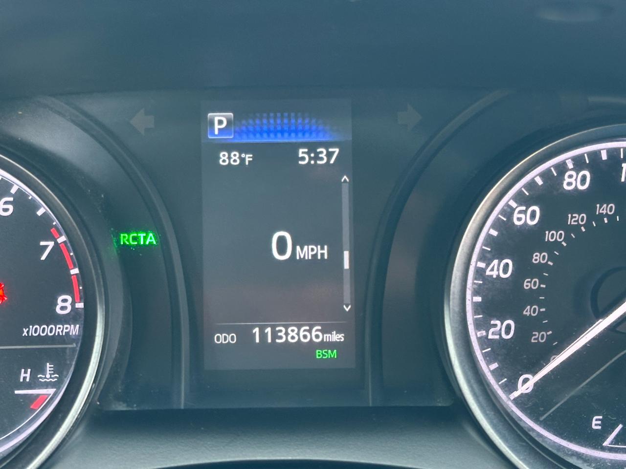 Toyota Camry SE Auto (Natl) 2023