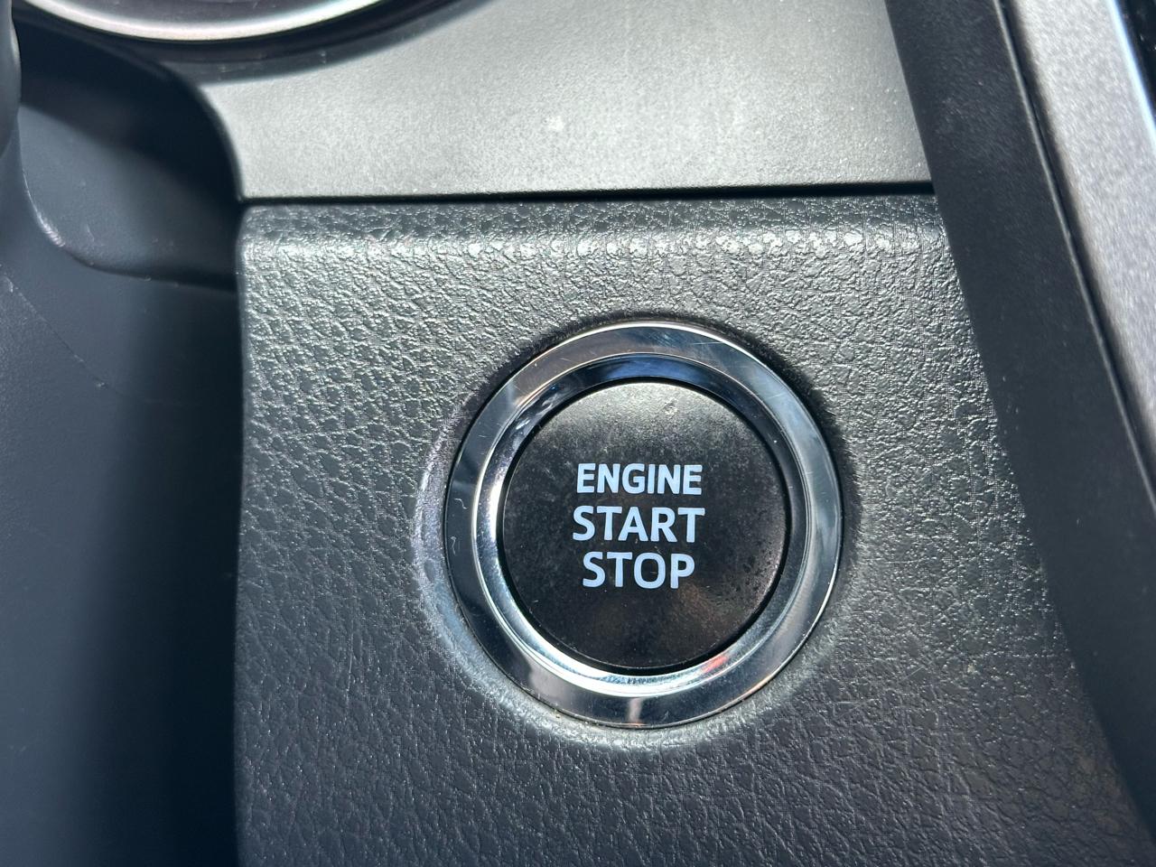 Toyota Camry SE Auto (Natl) 2023