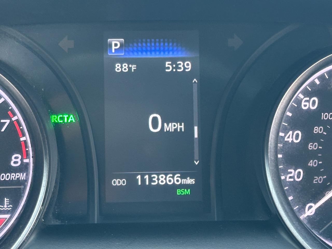 Toyota Camry SE Auto (Natl) 2023