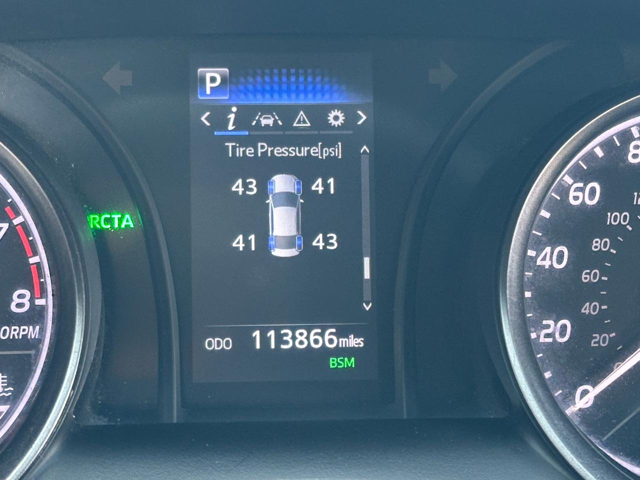 Toyota Camry SE Auto (Natl) 2023