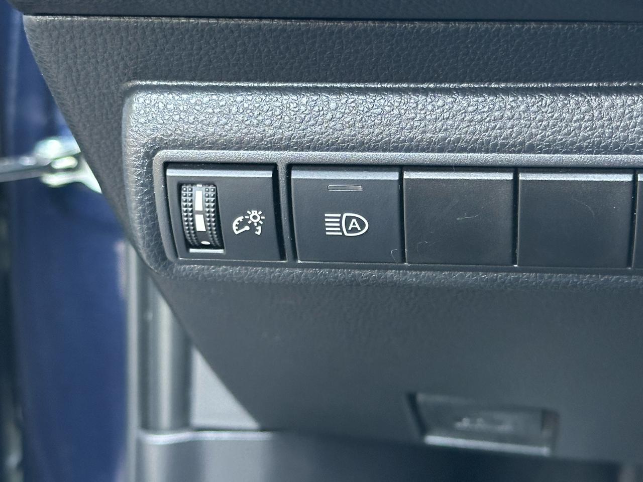 Toyota Corolla LE CVT (Natl) 2021