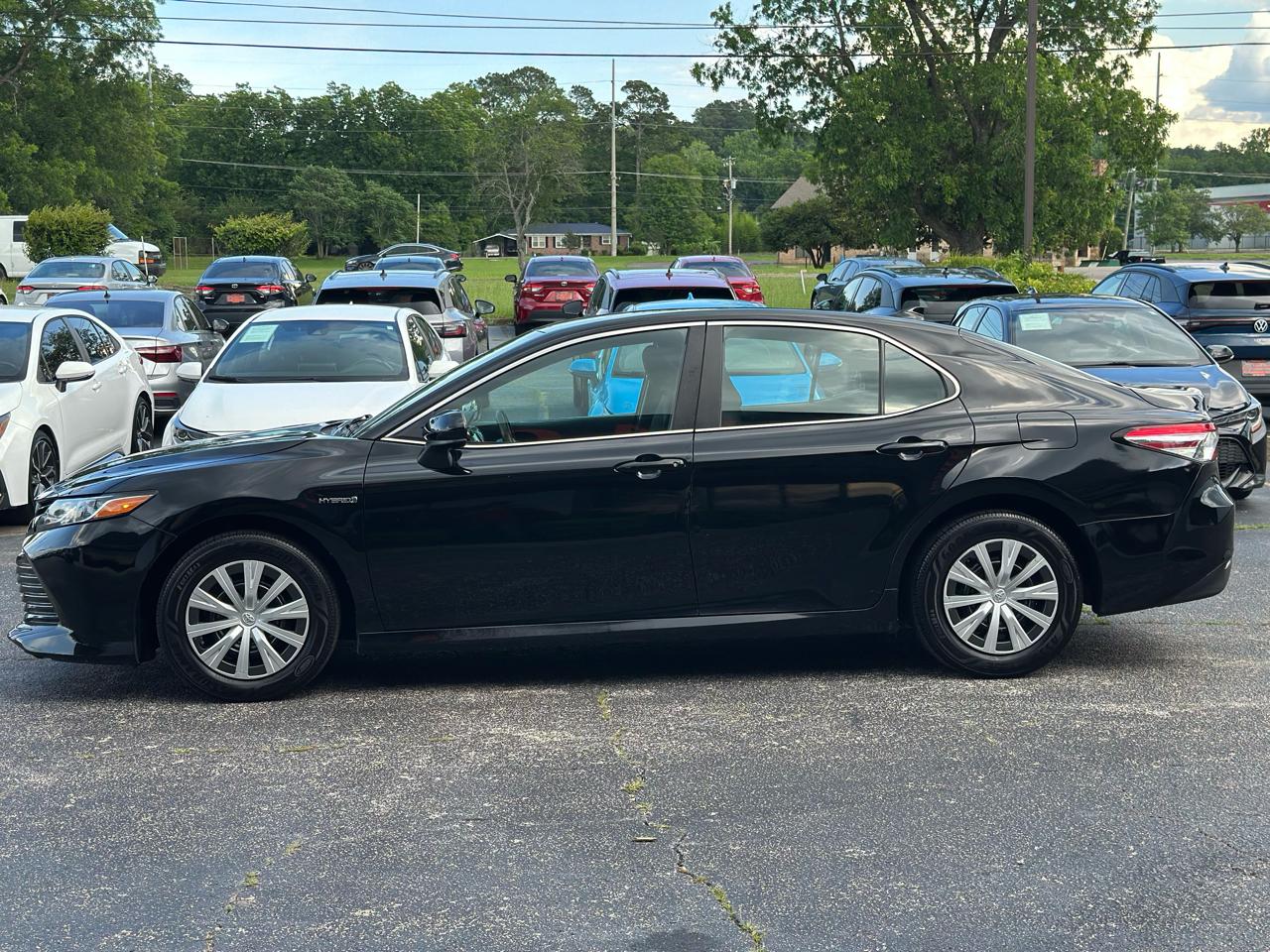 Toyota Camry Hybrid LE CVT (Natl) 2020