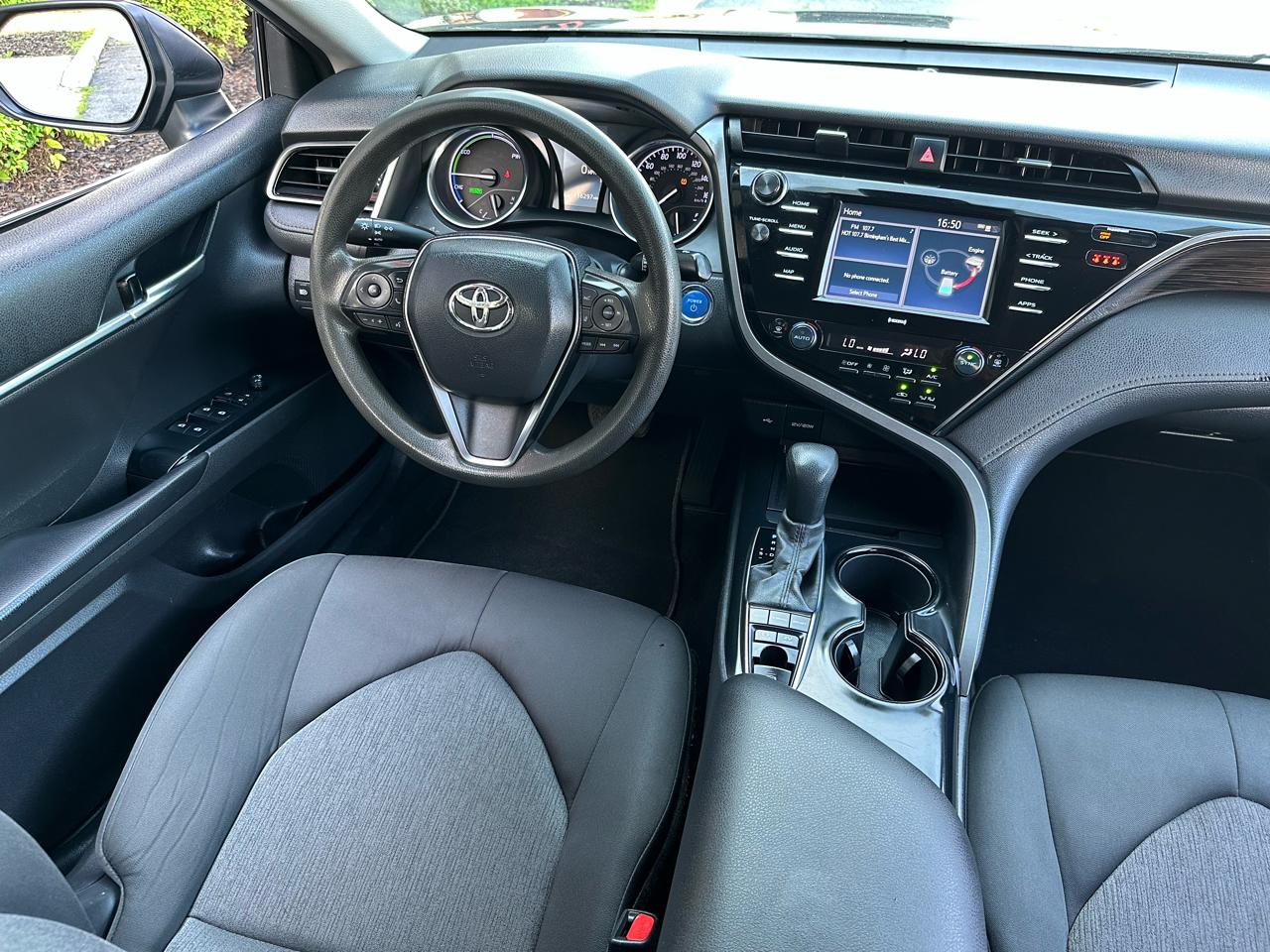 Toyota Camry Hybrid LE CVT (Natl) 2020