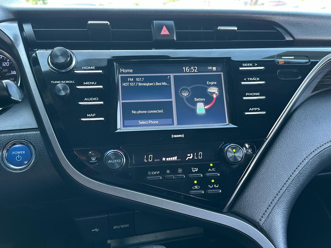 Toyota Camry Hybrid LE CVT (Natl) 2020