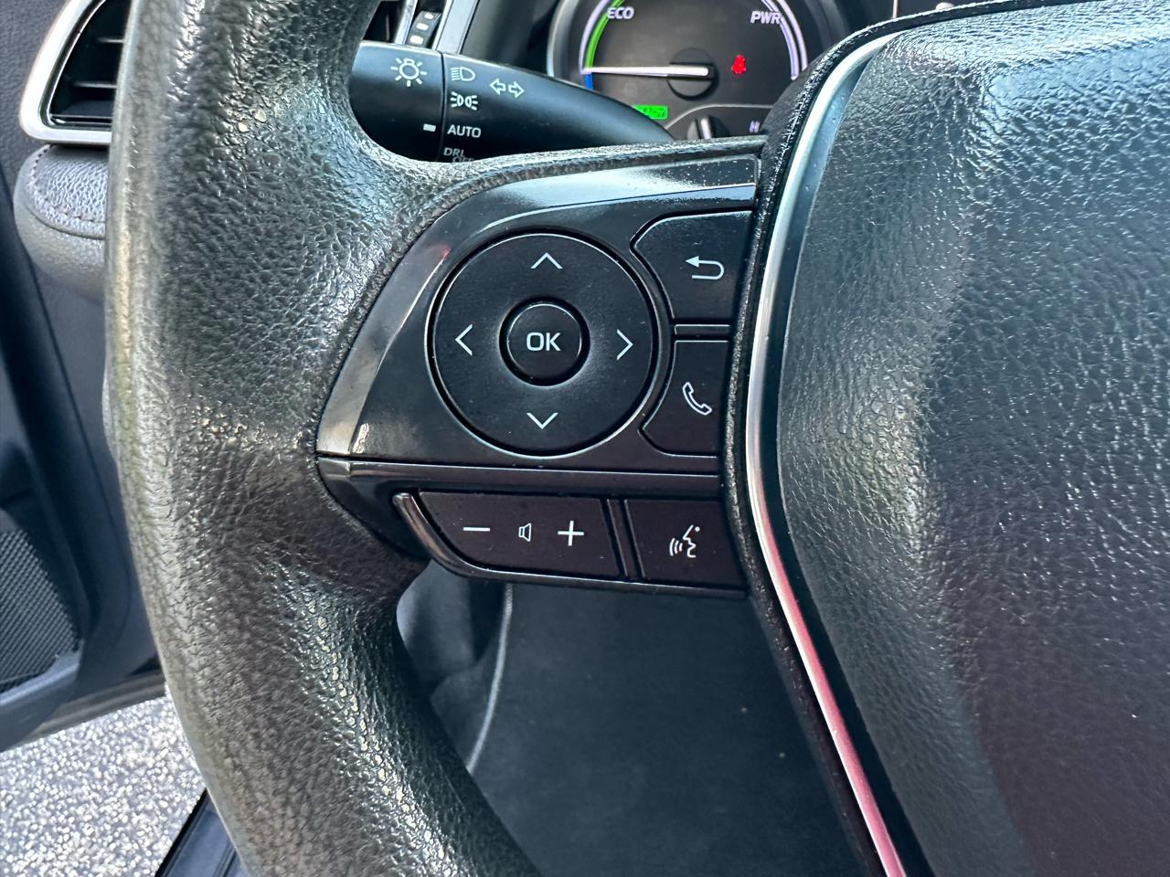 Toyota Camry Hybrid LE CVT (Natl) 2020