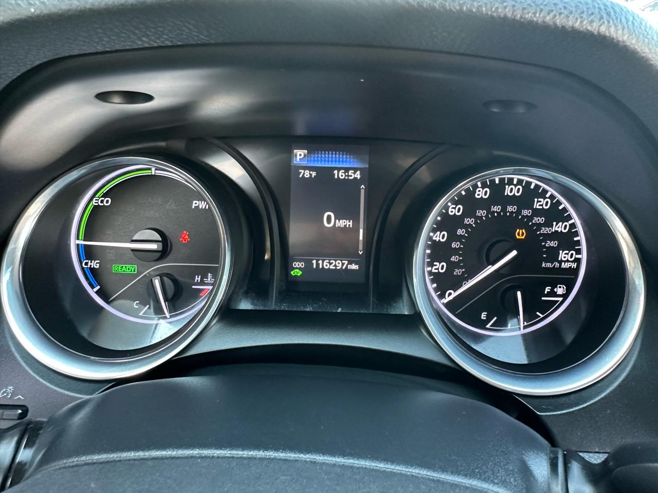 Toyota Camry Hybrid LE CVT (Natl) 2020