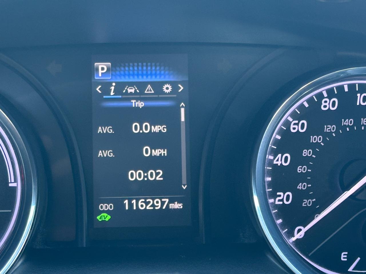 Toyota Camry Hybrid LE CVT (Natl) 2020