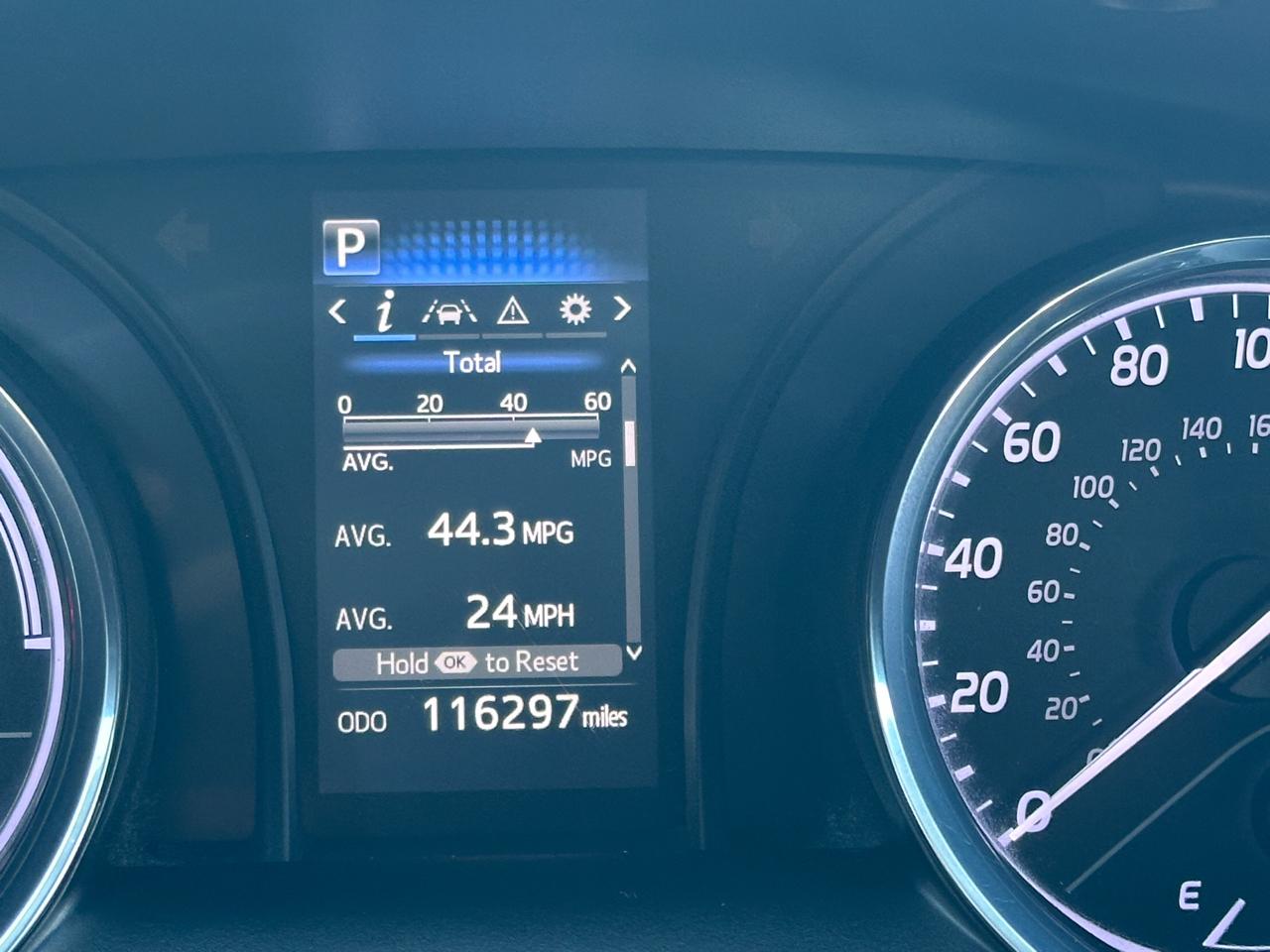 Toyota Camry Hybrid LE CVT (Natl) 2020