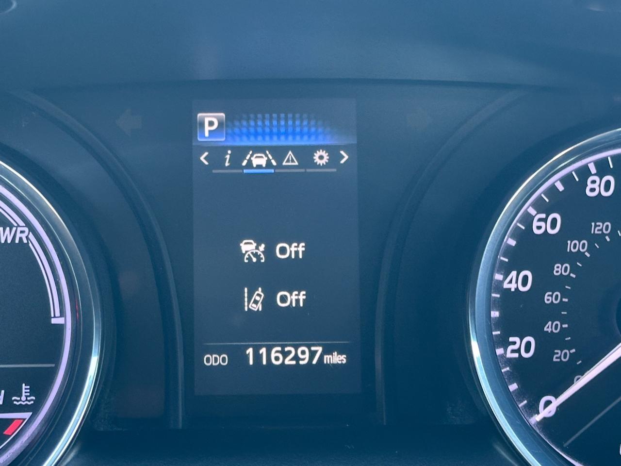 Toyota Camry Hybrid LE CVT (Natl) 2020