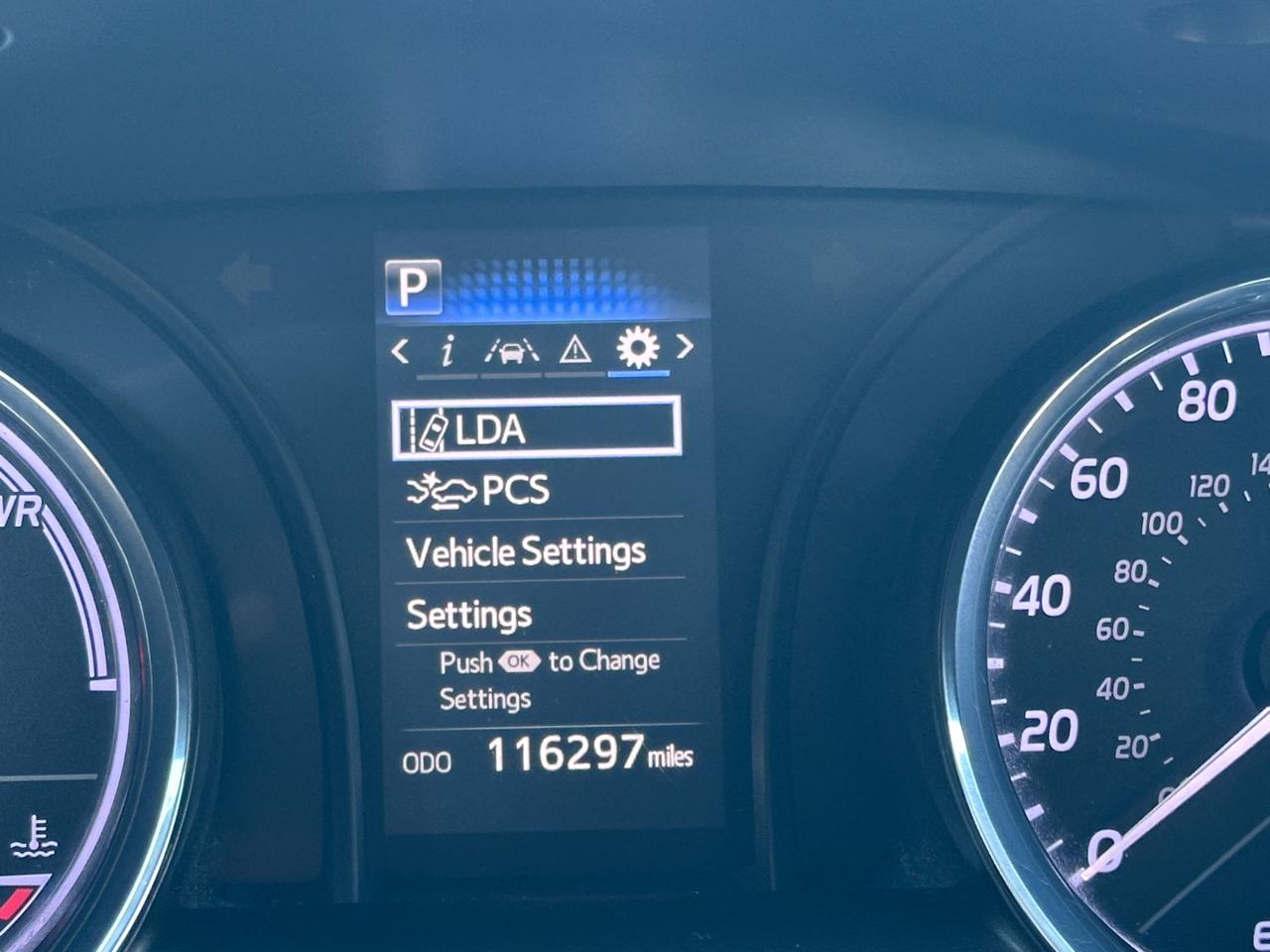 Toyota Camry Hybrid LE CVT (Natl) 2020