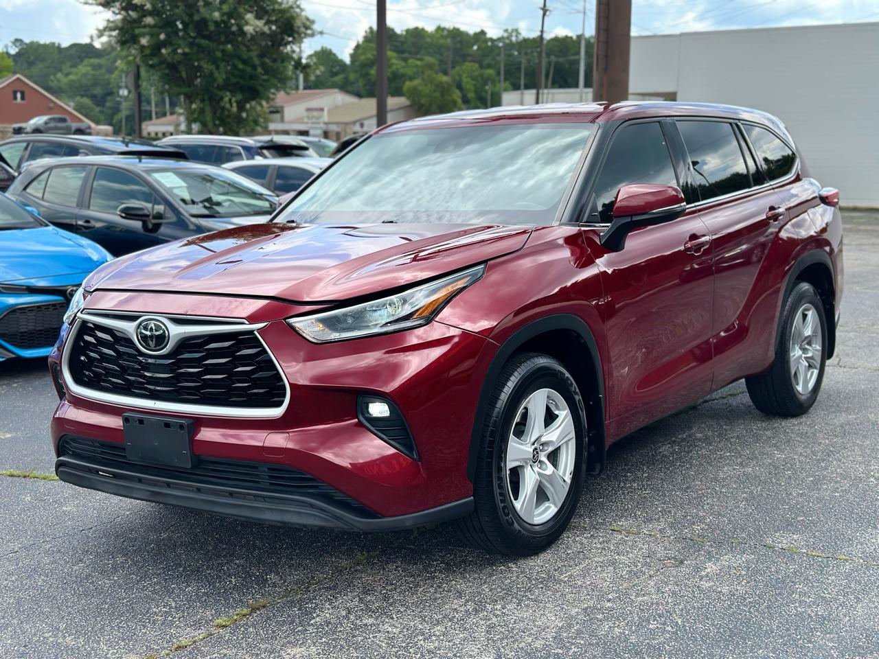Toyota Highlander LE FWD (Natl) 2021