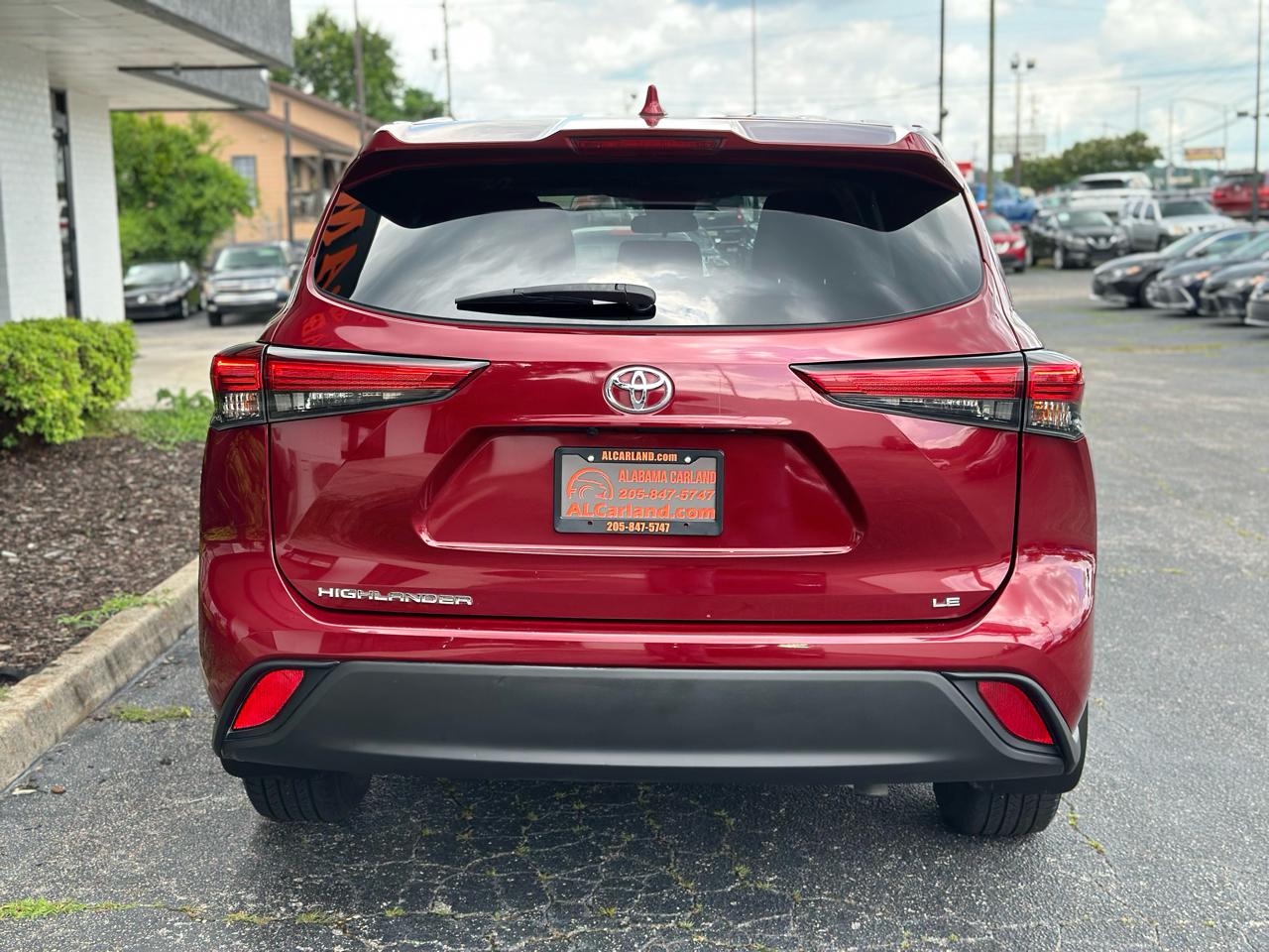 Toyota Highlander LE FWD (Natl) 2021