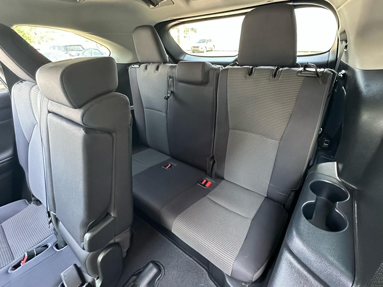 Toyota Highlander LE FWD (Natl) 2021