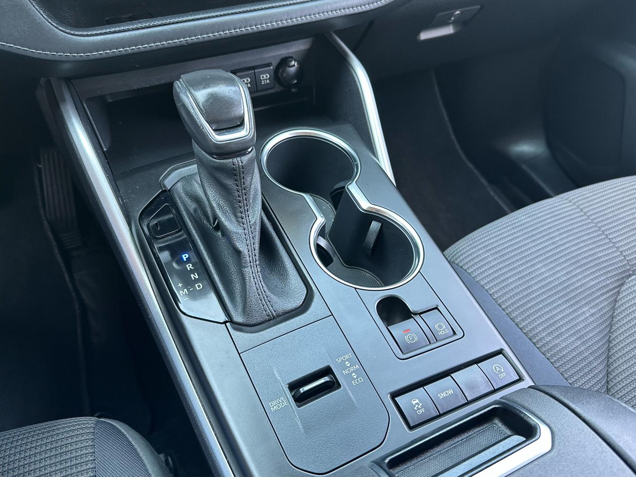 Toyota Highlander LE FWD (Natl) 2021