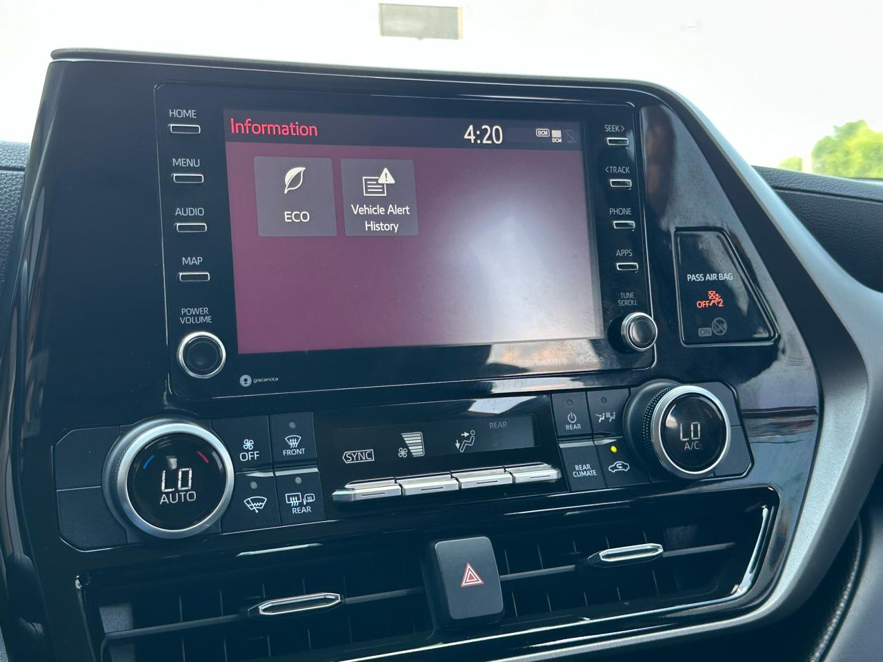 Toyota Highlander LE FWD (Natl) 2021