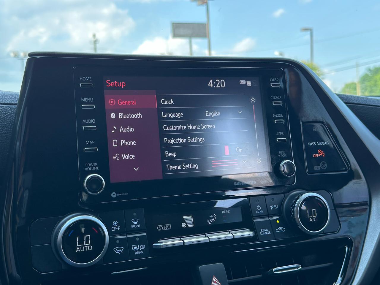 Toyota Highlander LE FWD (Natl) 2021