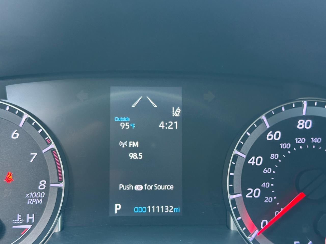 Toyota Highlander LE FWD (Natl) 2021