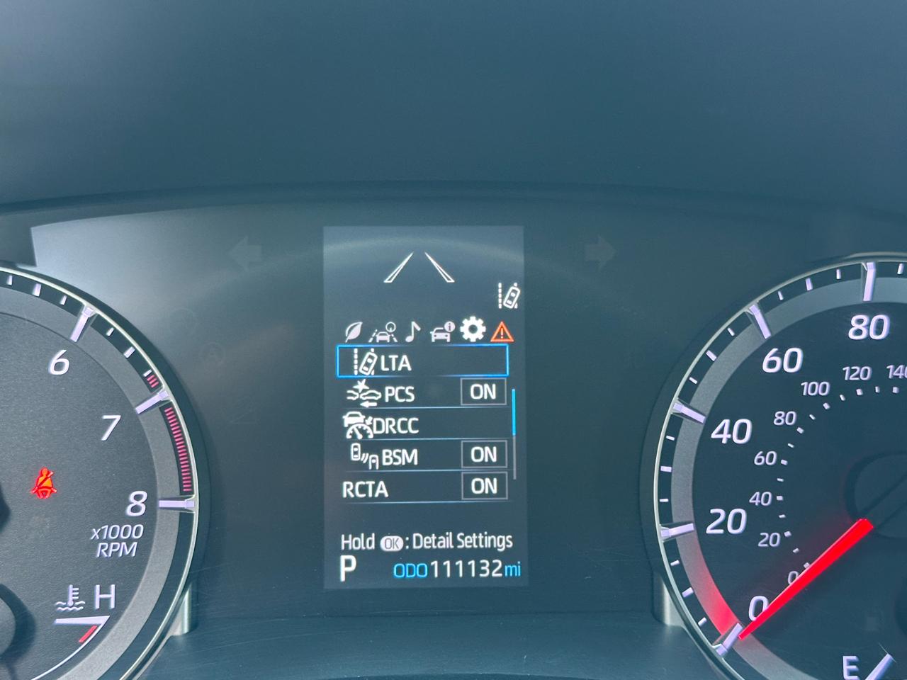 Toyota Highlander LE FWD (Natl) 2021