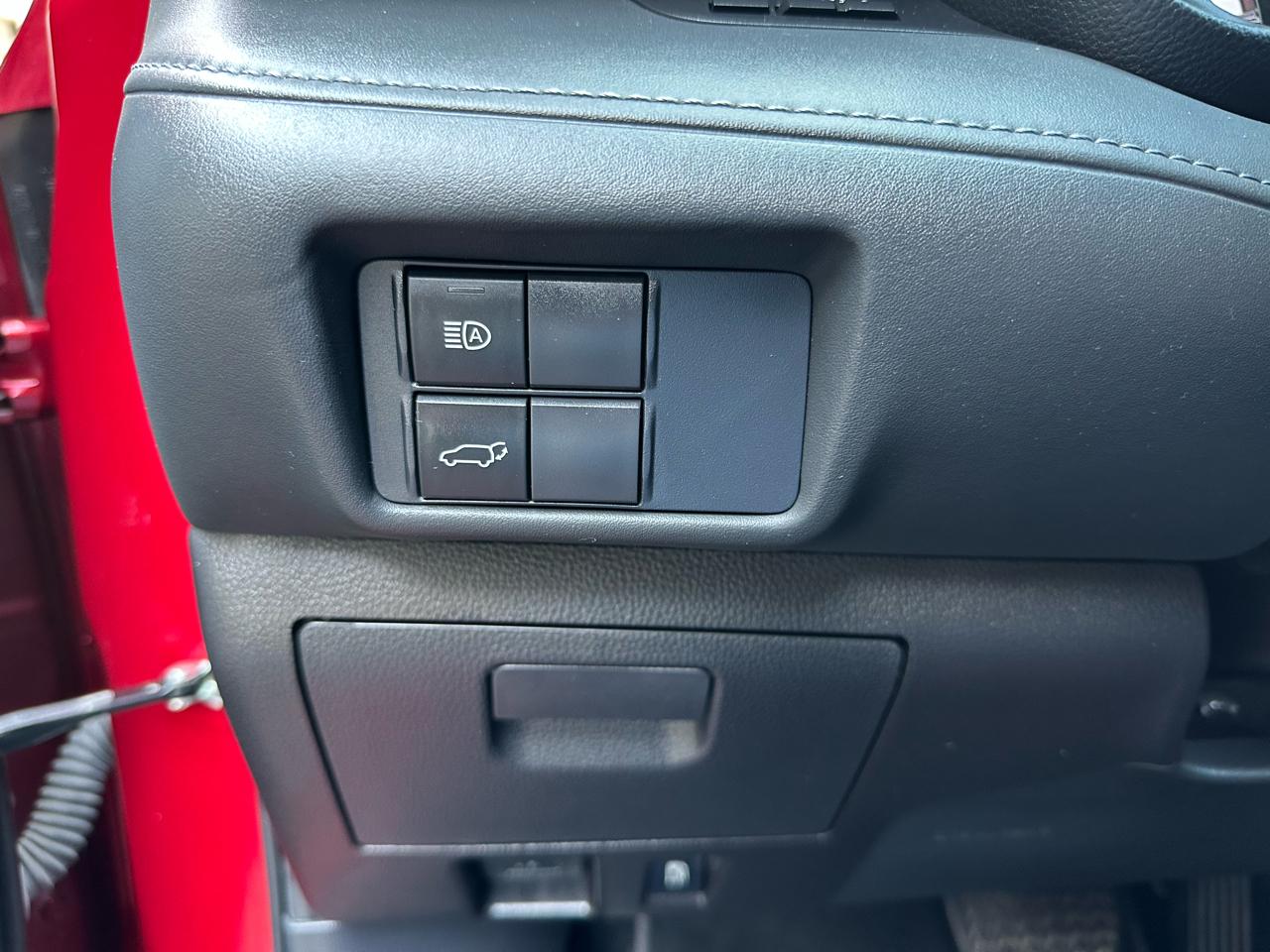 Toyota Highlander LE FWD (Natl) 2021