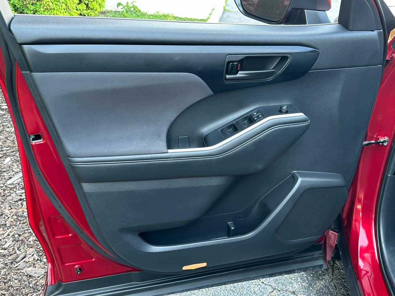 Toyota Highlander LE FWD (Natl) 2021