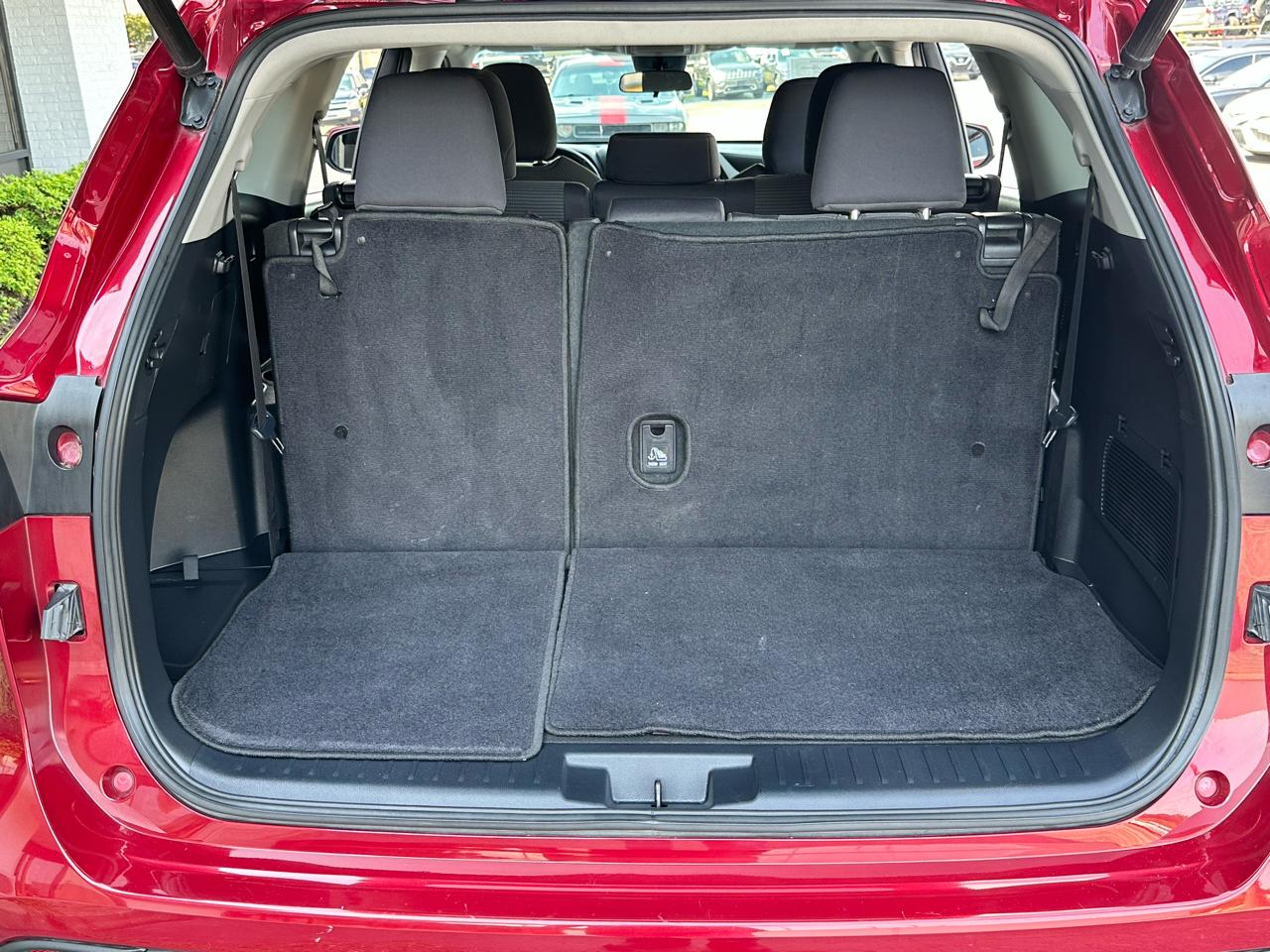 Toyota Highlander LE FWD (Natl) 2021