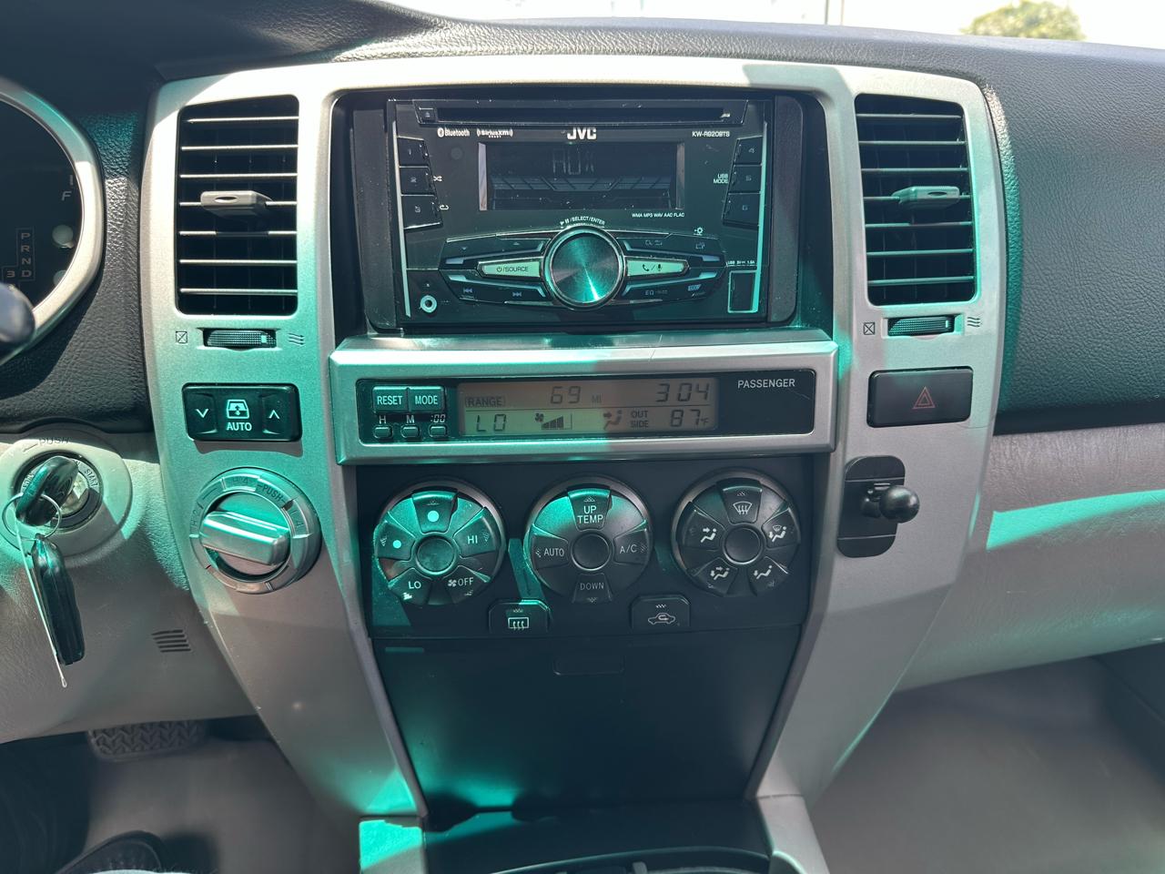 Toyota 4Runner 4dr SR5 V6 Auto 4WD (Natl) 2004