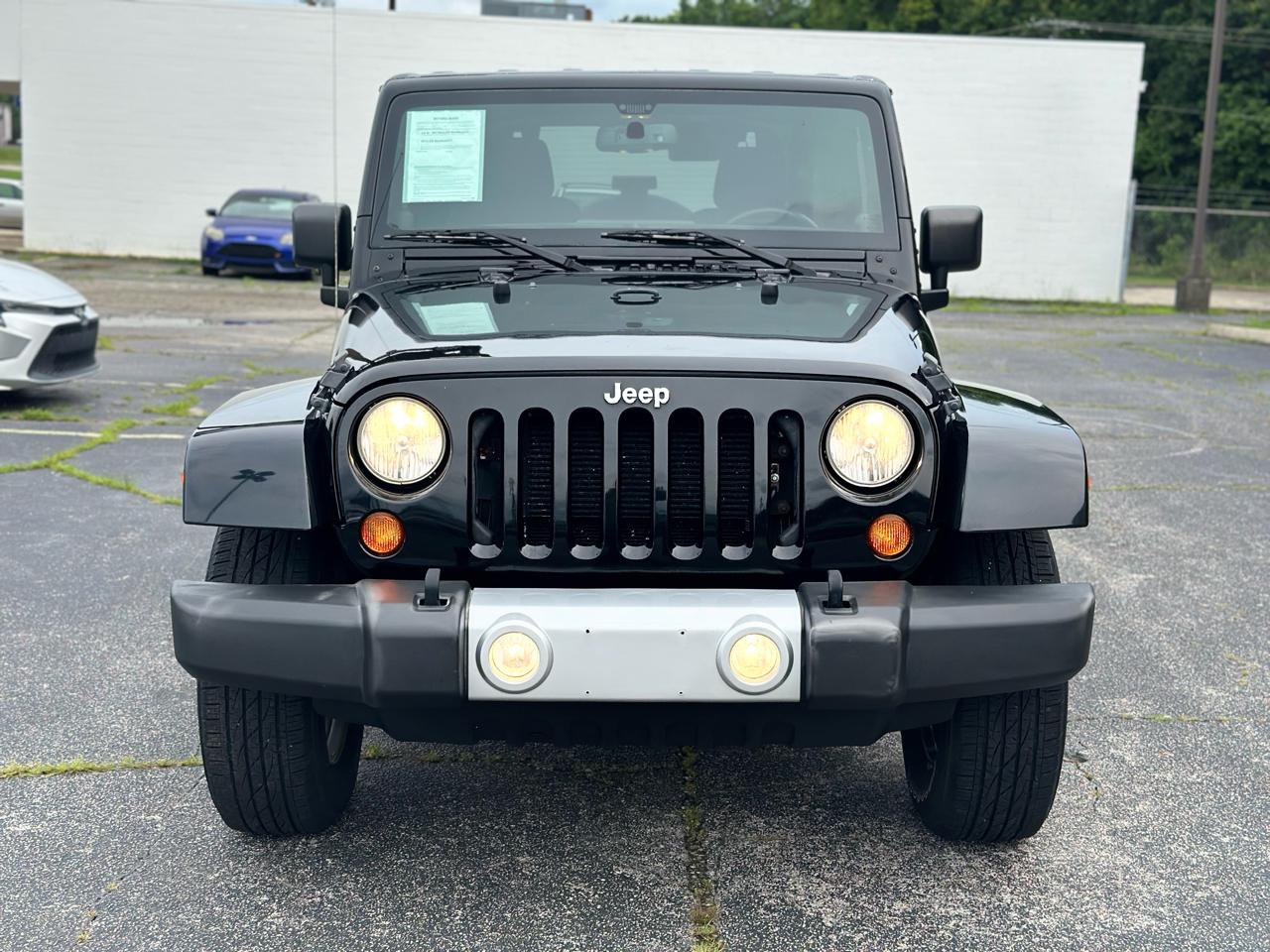 Jeep Wrangler 4WD 2dr Sahara 2013