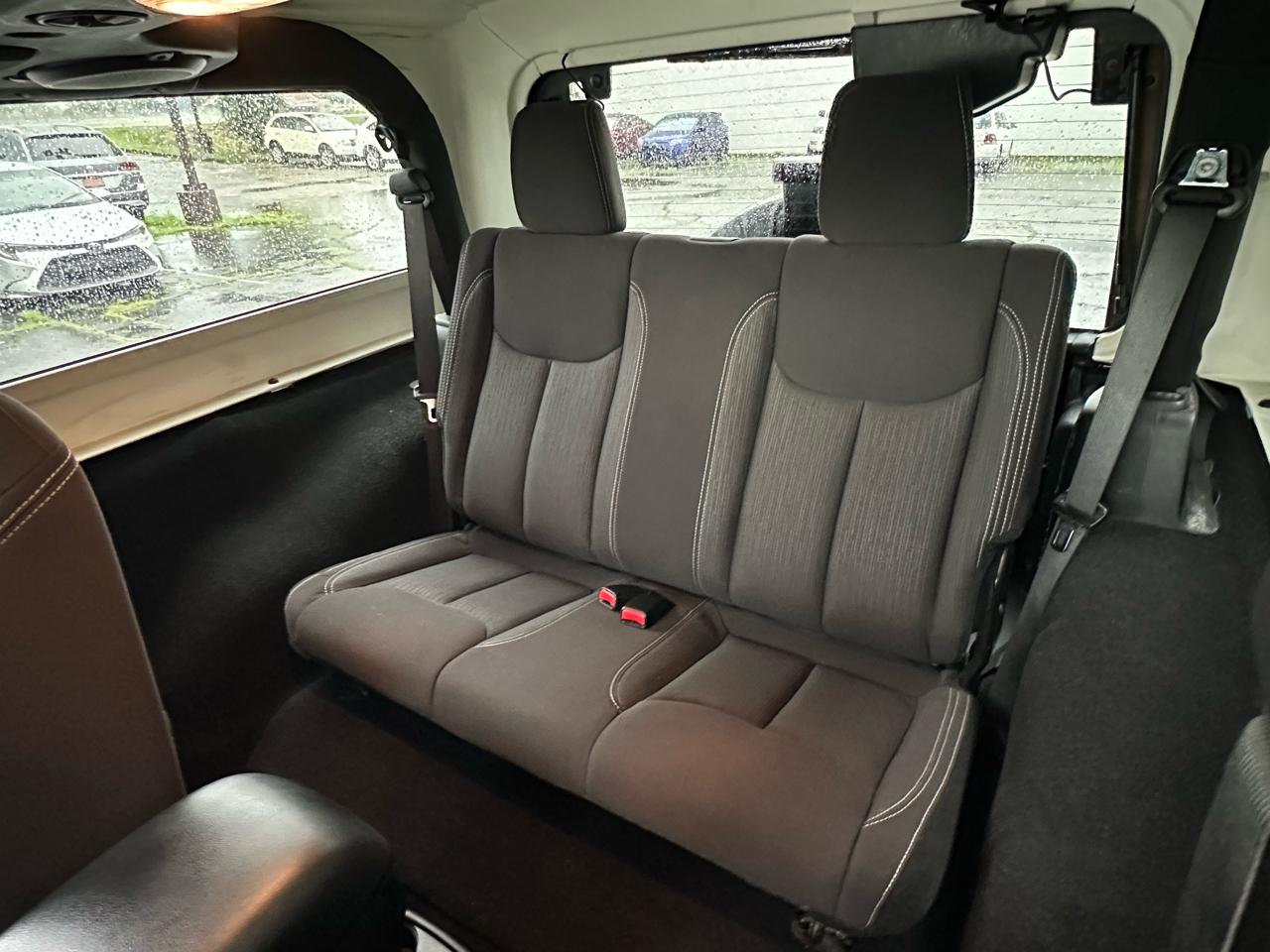 Jeep Wrangler 4WD 2dr Sahara 2013