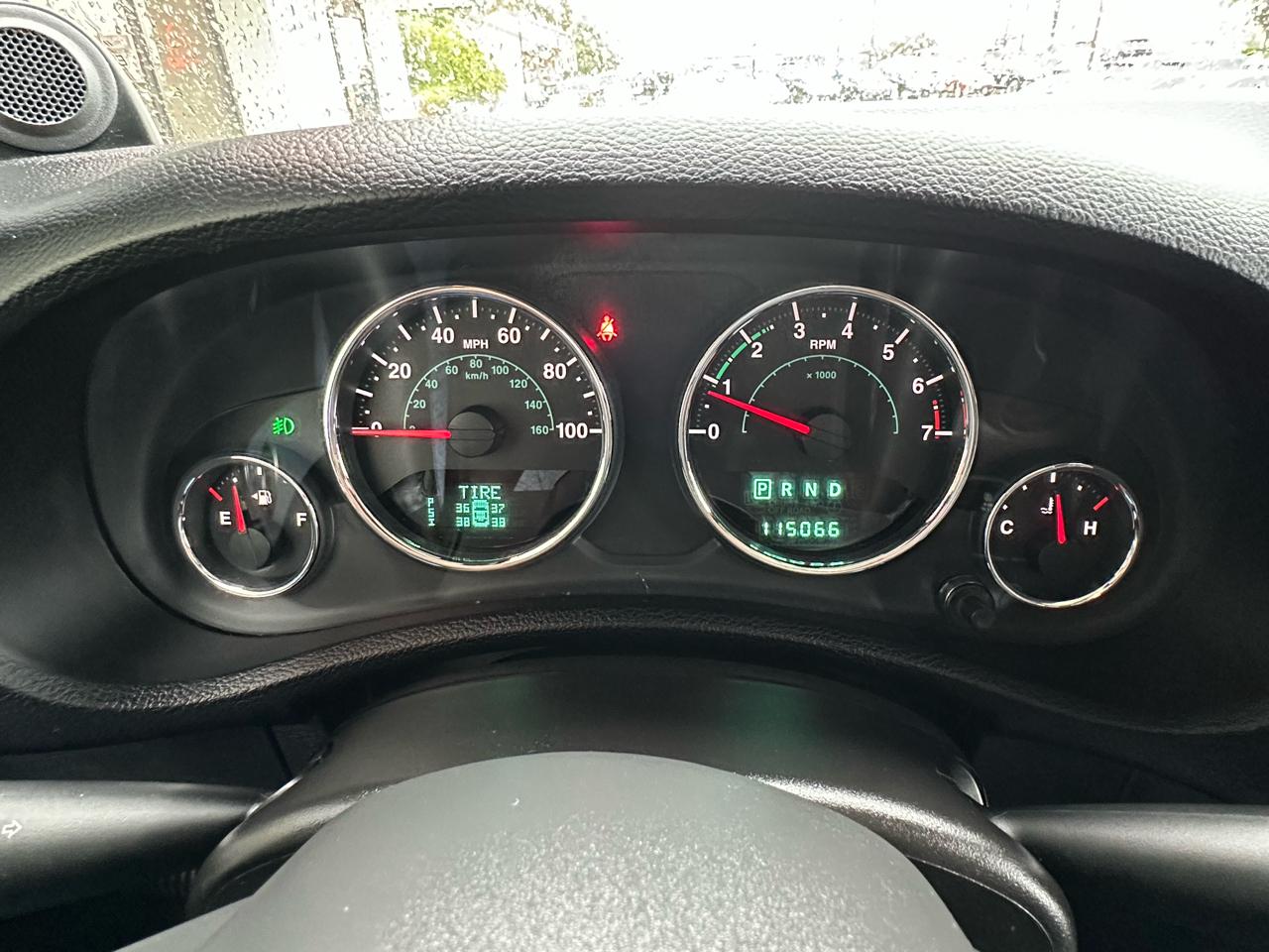 Jeep Wrangler 4WD 2dr Sahara 2013