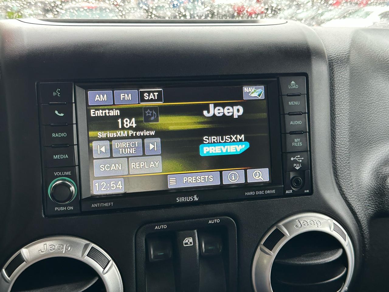 Jeep Wrangler 4WD 2dr Sahara 2013