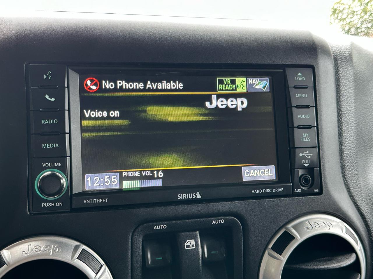 Jeep Wrangler 4WD 2dr Sahara 2013