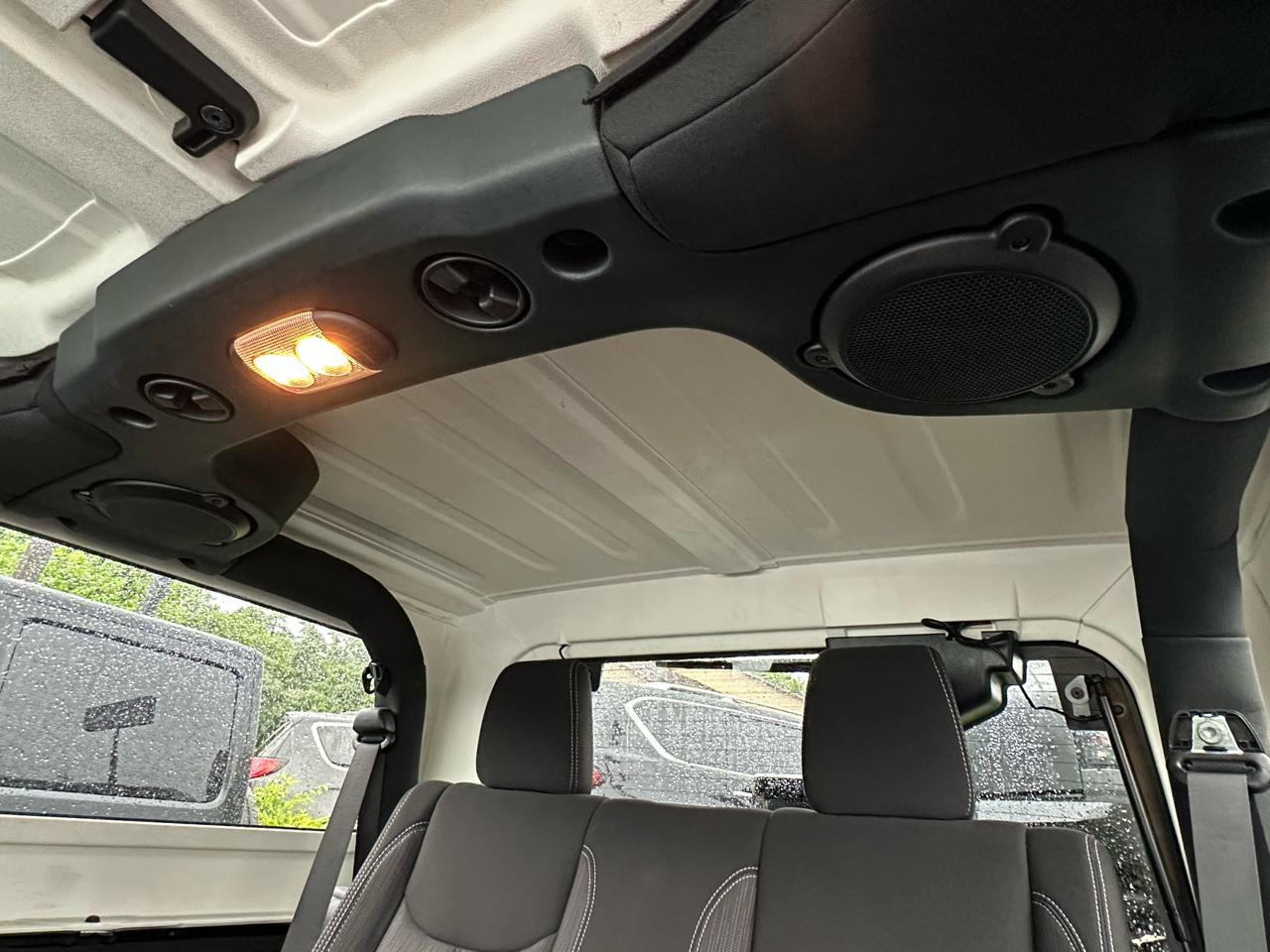 Jeep Wrangler 4WD 2dr Sahara 2013