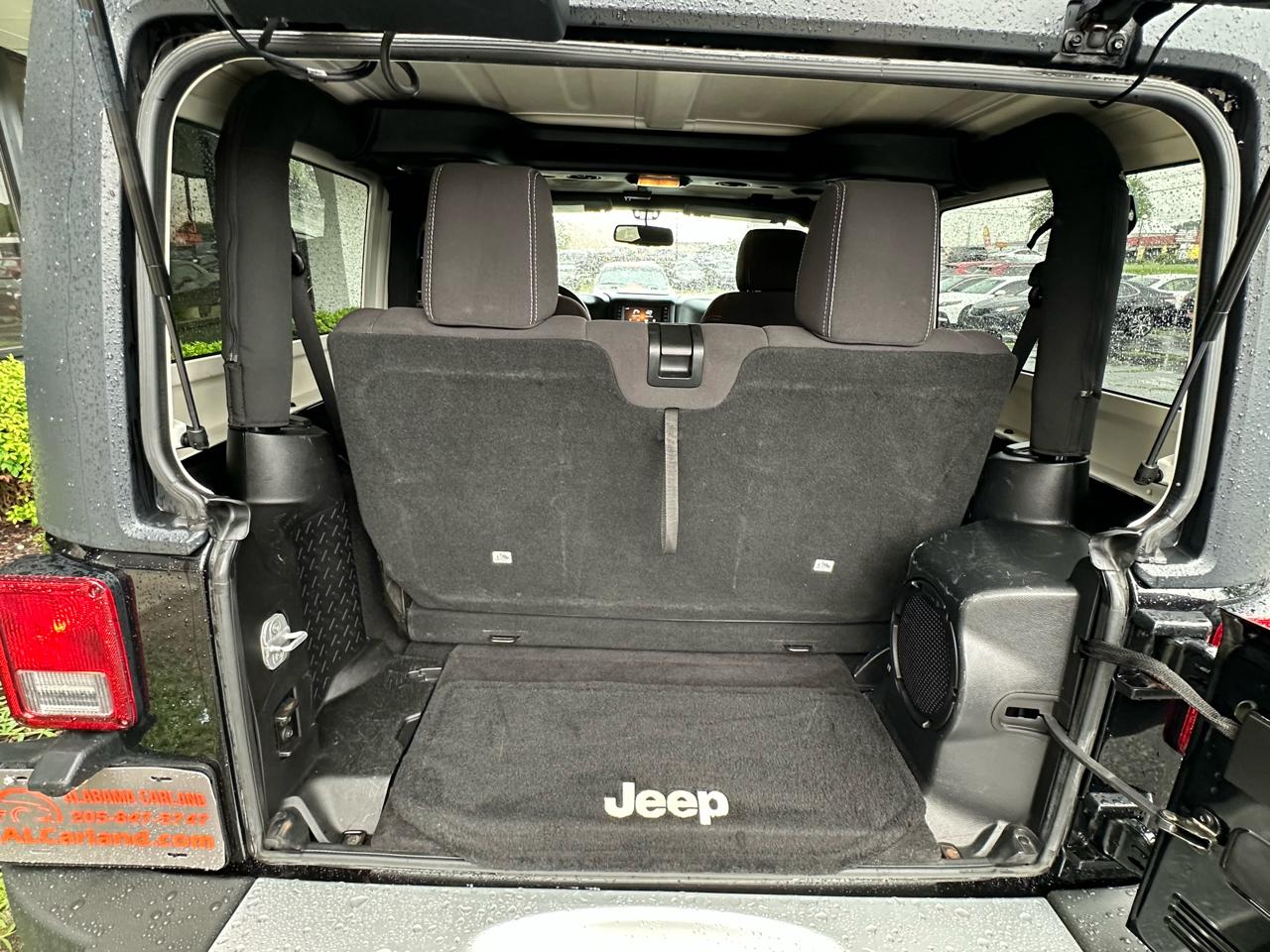 Jeep Wrangler 4WD 2dr Sahara 2013