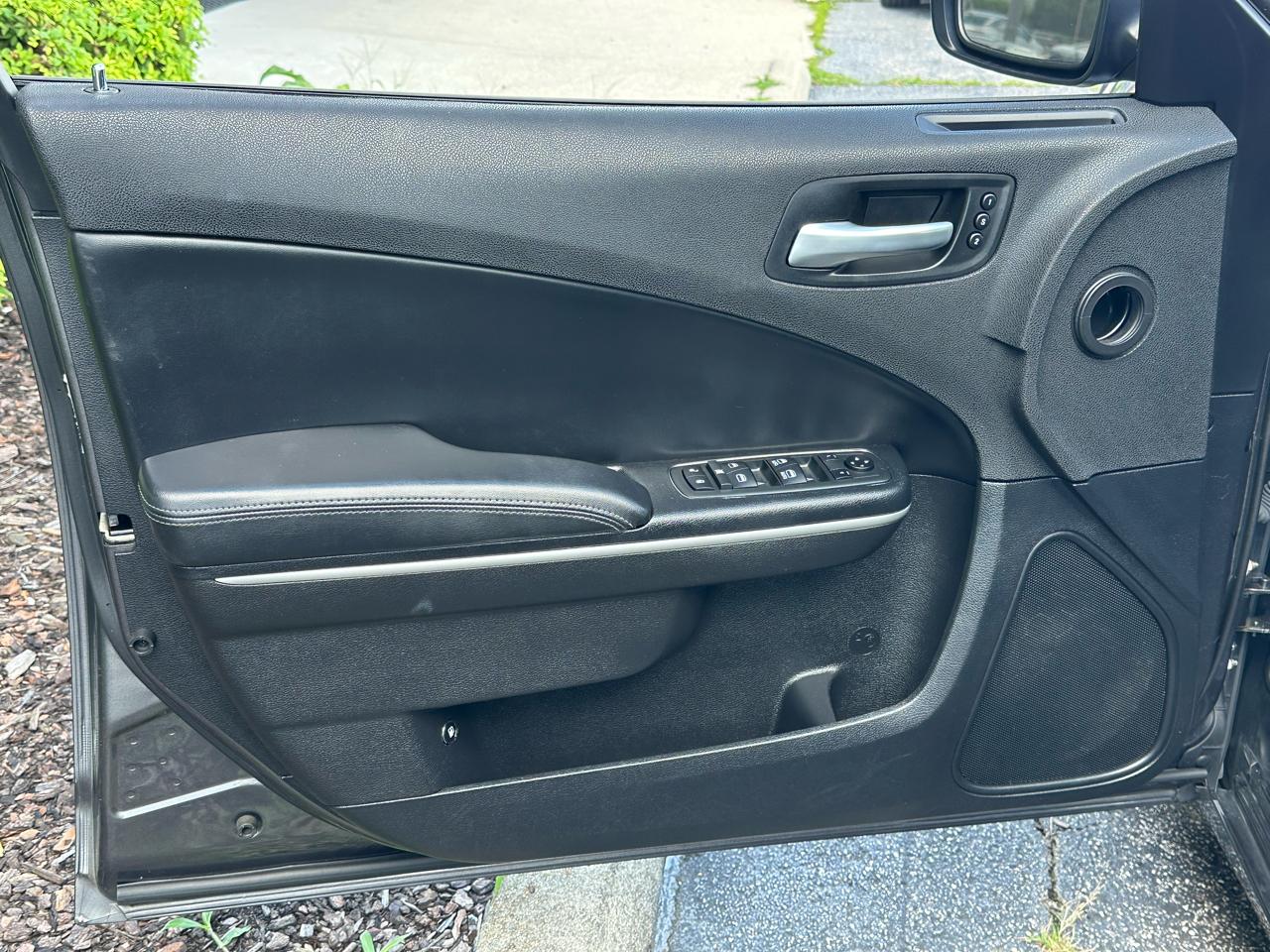 Dodge Charger SXT RWD 2019