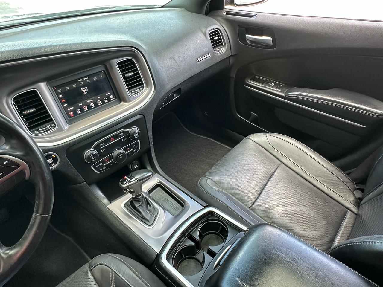Dodge Charger SXT RWD 2019